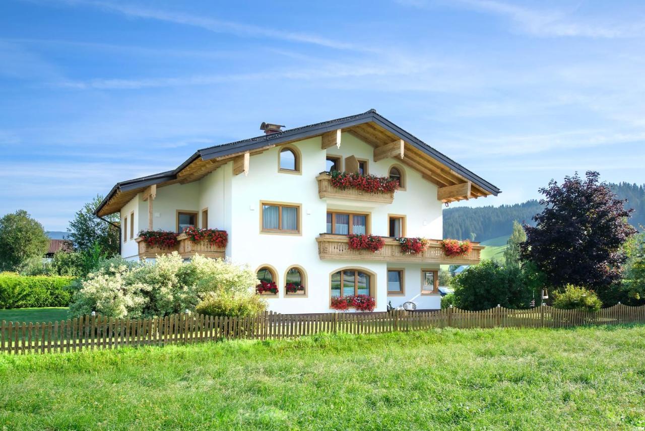Appartement-Gaestehaus Ursula Flachau Bagian luar foto