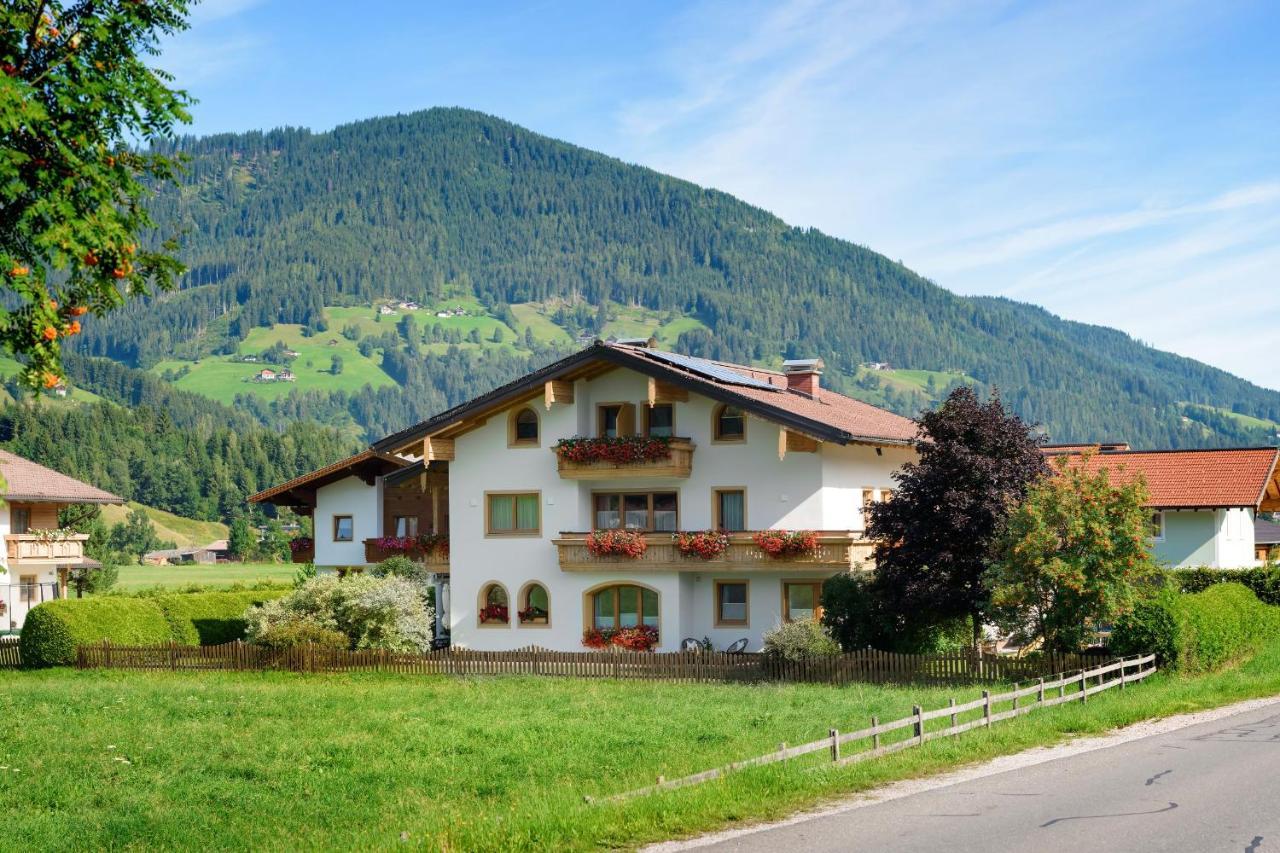Appartement-Gaestehaus Ursula Flachau Bagian luar foto